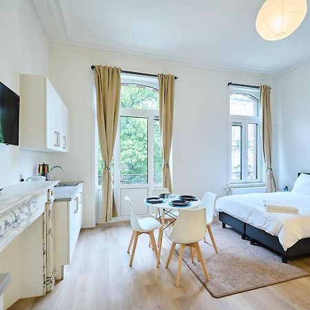 Living Home Брюссель Экстерьер фото